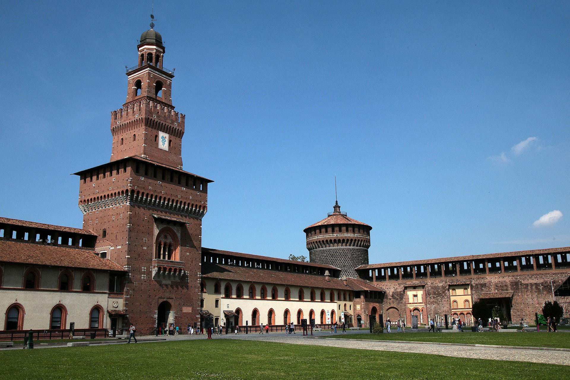 castello-sforzesco-6249319_1920_rev